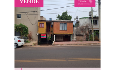 Terreno con casa a demoler y un monoambiente a nuevo.
