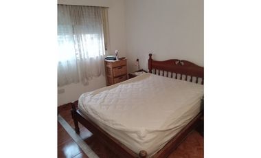 CASA Y 2 DEPTOS EN SOLDADO MORENO