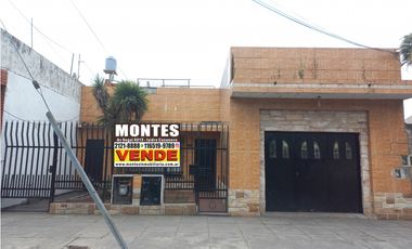 CASA Y 2 DEPTOS EN SOLDADO MORENO