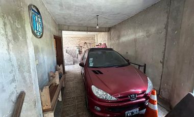 Casa para 2 Familias en venta en Isidro Casanova