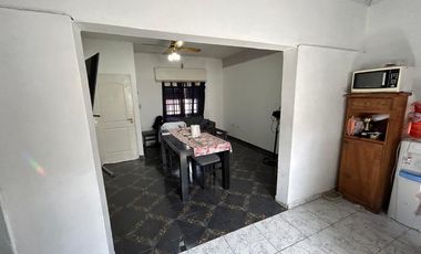 Casa para 2 Familias en venta en Isidro Casanova