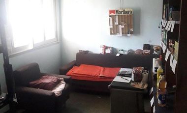 BELGRANO 3125 - 2 CASAS 3 AMB + LOCAL - LOTE 210 MTS - CASEROS - VENDE