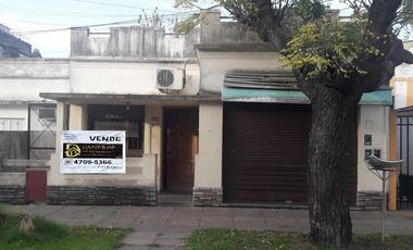 BELGRANO 3125 - 2 CASAS 3 AMB + LOCAL - LOTE 210 MTS - CASEROS - VENDE