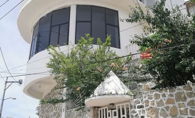 CASA  EN VENTA CON VISTA AL MAR EN ACAPULCO