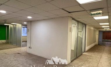 Oficina en Arriendo en Agustinas / Morande. Habilitada