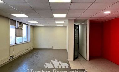 Oficina en Arriendo en Agustinas / Morande. Habilitada