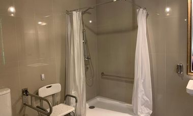 Hotel de 34 habitaciones con baño privado en Santiago Centro