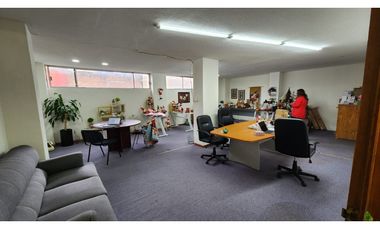 Oficina En Venta Con Coworking  Ideal Clinicas, Escuela Plaza Dorada