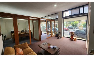Oficina En Venta Con Coworking  Ideal Clinicas, Escuela Plaza Dorada