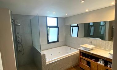 Casa en venta y alquiler con muebles en  barrio Pilará . La Berlina, Pilar