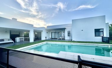 Casa en venta y alquiler con muebles en  barrio Pilará . La Berlina, Pilar