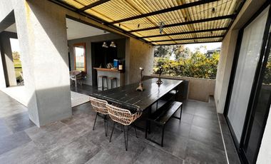 Casa en venta y alquiler con muebles en  barrio Pilará . La Berlina, Pilar