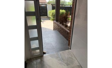 CASA 5 AMBIENTES EN VENTA  a estrenar