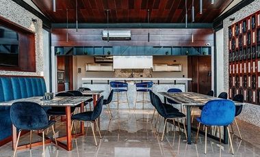 CASA DE 5 RECÁMARAS CON RECÁMARA EN PLANTA BAJA, DENTRO DE COTO NORTE DE MÉRIDA,