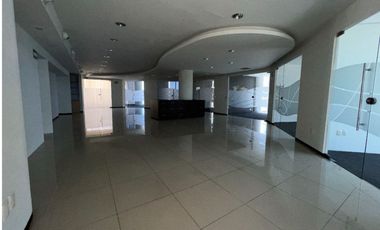 Oficina en renta Torre Icon