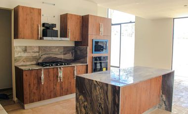 CASA EN PREVENTA EN PRIVADA ARBELIA, CONKAL MERIDA.