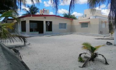 CASA EN VENTA CON GRAN TERRENO FRENTE AL MAR DE SAN CRISANTO