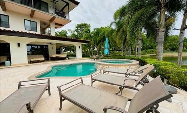 Venta de apartamento en Buenaventura Rio Hato.