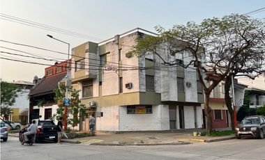 Impactante esquina con Bureau y departamento en microcentro!
