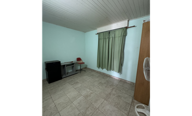 Campo en venta en Ranchos. 1 Ha con casas, pileta, arboleda, etc.