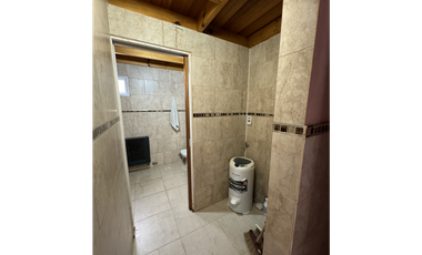 Campo en venta en Ranchos. 1 Ha con casas, pileta, arboleda, etc.