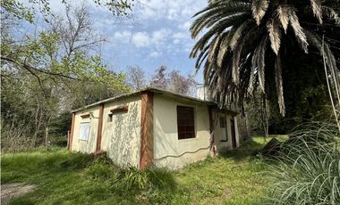 Campo en venta en Ranchos. 1 Ha con casas, pileta, arboleda, etc.