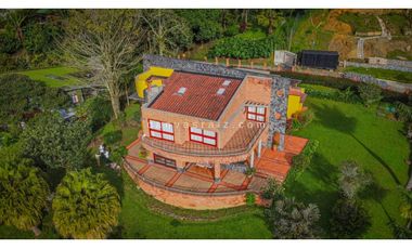 Venta de casa en Envigado Loma Del Chocho