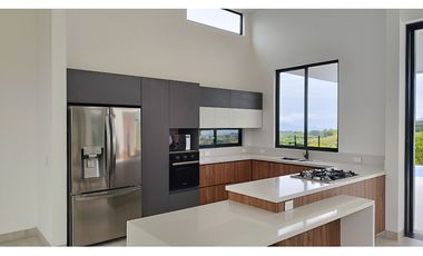 VENTA HERMOSA CASA CAMPESTRE CON VISTA INCREIBLE CERRITOS PEREIRA