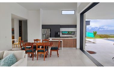 VENTA HERMOSA CASA CAMPESTRE CON VISTA INCREIBLE CERRITOS PEREIRA