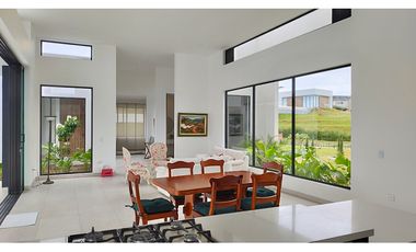 VENTA HERMOSA CASA CAMPESTRE CON VISTA INCREIBLE CERRITOS PEREIRA