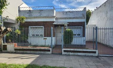 Casa en venta en Ramos Mejia Sur