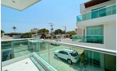 EN VENTA CASA DE 3 PISOS EN EL SECTOR DE CRESPO