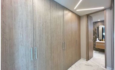 EN VENTA CASA DE 3 PISOS EN EL SECTOR DE CRESPO