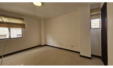 Venta amplio apartamento en Alamos-Pereira