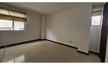 Venta amplio apartamento en Alamos-Pereira