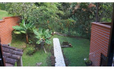 VENDO CASA GRANDE SECTOR EXCLUSIVO 4 HAB CON PATIO - EL POBLADO