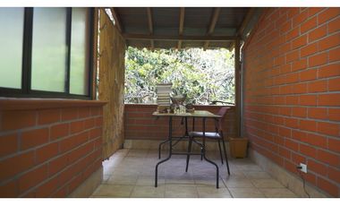 VENDO CASA GRANDE SECTOR EXCLUSIVO 4 HAB CON PATIO - EL POBLADO