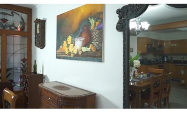 VENDO CASA GRANDE SECTOR EXCLUSIVO 4 HAB CON PATIO - EL POBLADO