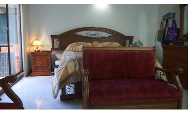 VENDO CASA GRANDE SECTOR EXCLUSIVO 4 HAB CON PATIO - EL POBLADO