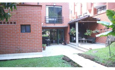 VENDO CASA GRANDE SECTOR EXCLUSIVO 4 HAB CON PATIO - EL POBLADO
