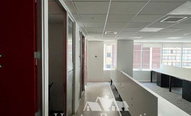 Oficina en Arriendo en Alameda/Amunategui. Metro Moneda