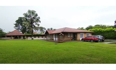 Casa campestre en condominio para la venta en Cerritos, Pereira!!!