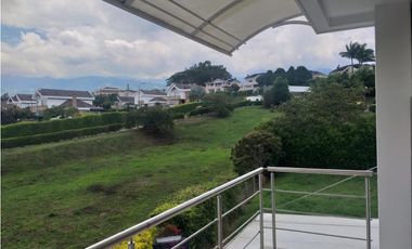 EN VENTA CASA CABAÑA EN NAUTICA RUITOQUE GOLF CONDOMINIO