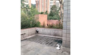 Venta Casa en El Poblado,  840 mts,  unidad cerrada