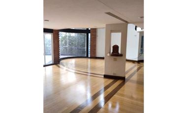 Venta Casa en El Poblado,  840 mts,  unidad cerrada