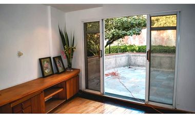 Venta Casa en El Poblado,  840 mts,  unidad cerrada