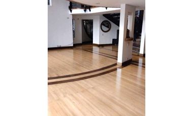 Venta Casa en El Poblado,  840 mts,  unidad cerrada