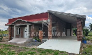 Carretera Celaya - Comonfort: Casa Campestre en Venta
