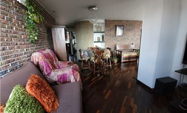 VENTA  AMPLIO APARTAMENTO UNIDAD COMPLETA LOMA LOS BERNAL PARTE BAJA