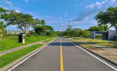 VENTA HERMOSO LOTE PLANO SECTOR LAS CASCADAS CERRITOS PEREIRA